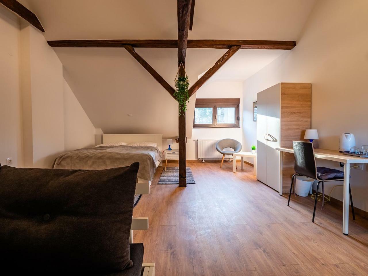 Eva Rooms & Studio Apartment Károlyváros Kültér fotó
