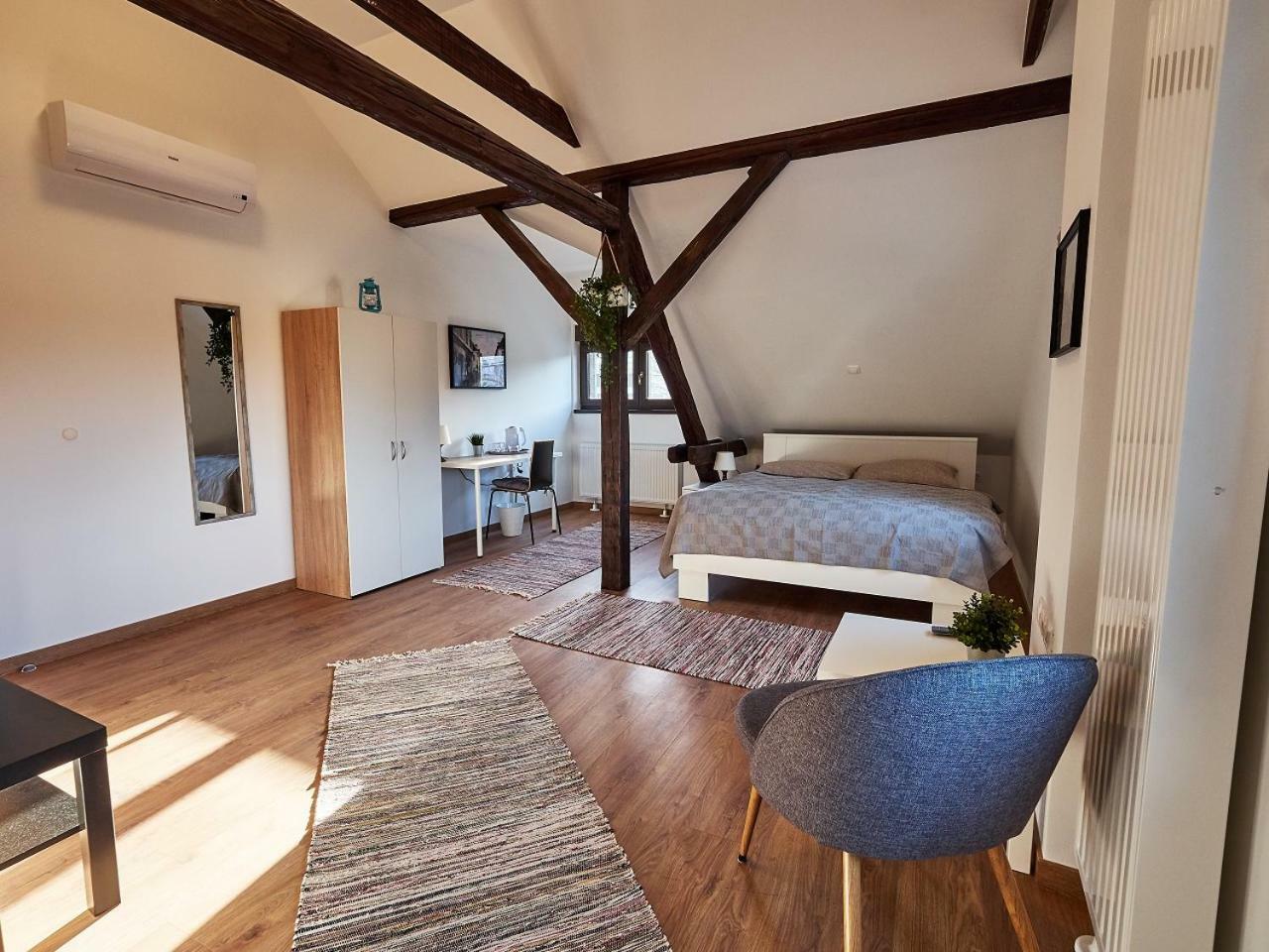 Eva Rooms & Studio Apartment Károlyváros Kültér fotó