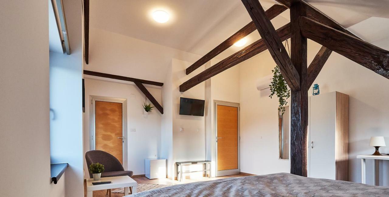 Eva Rooms & Studio Apartment Károlyváros Kültér fotó