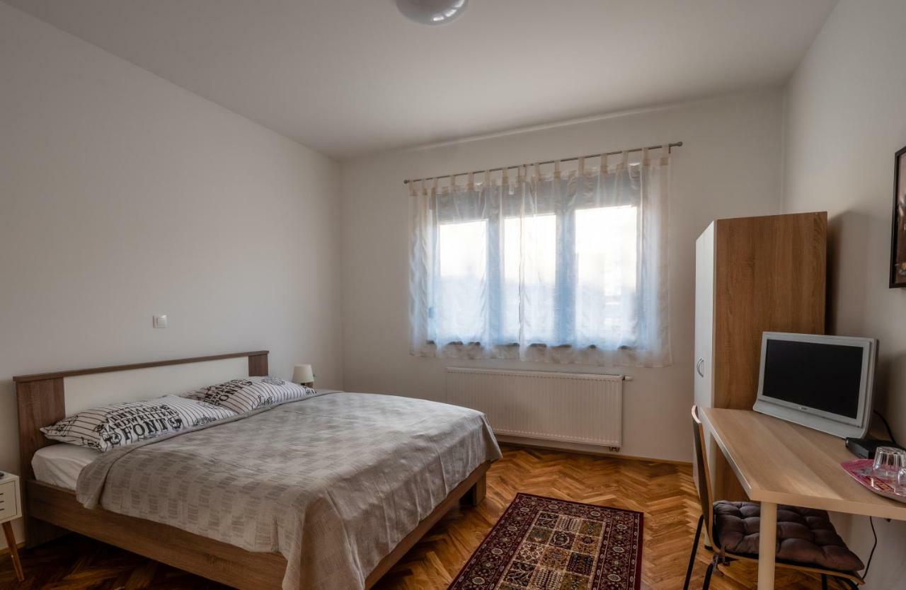 Eva Rooms & Studio Apartment Károlyváros Kültér fotó